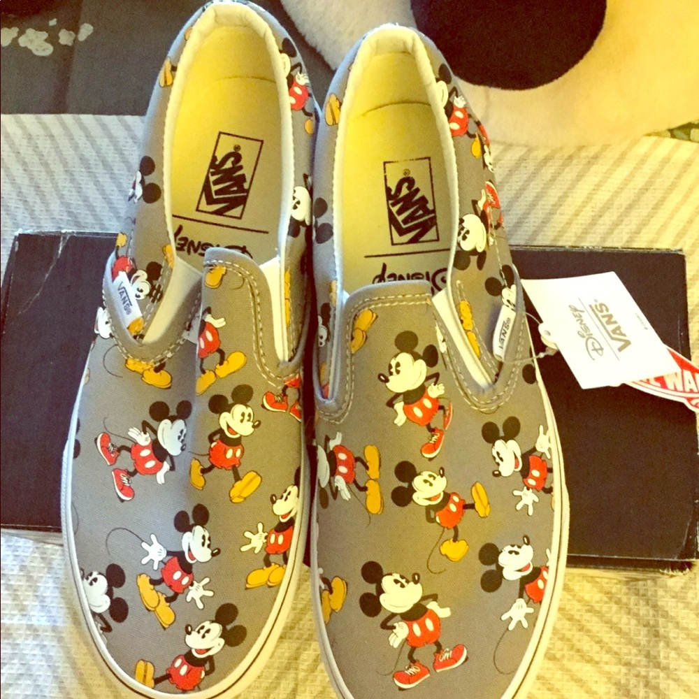 Authentic Disney Vans Slip Shoes 🌟🌟 RARE 🌟🌟